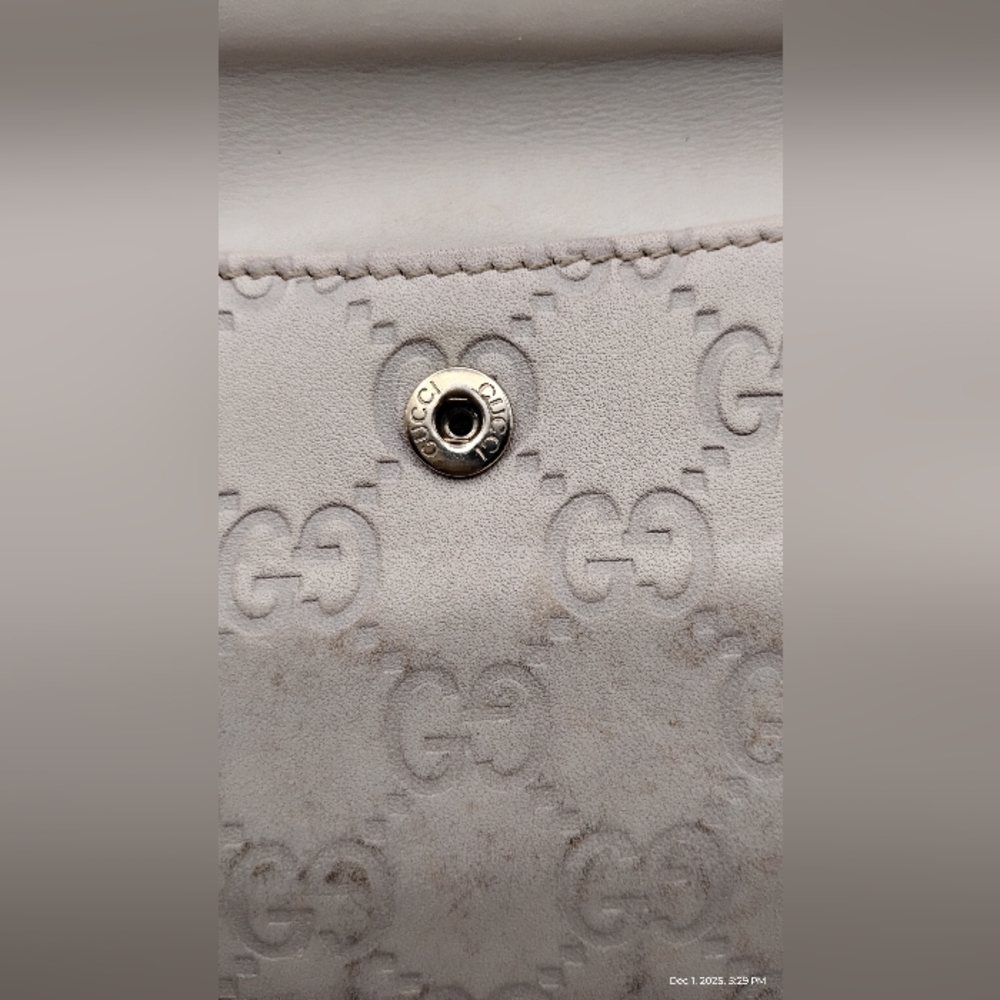 Gucci Beige Monogram Wallet AUTHENTIC Needs Some Cleaning Is a Fixer upper - Picture 4 of 5